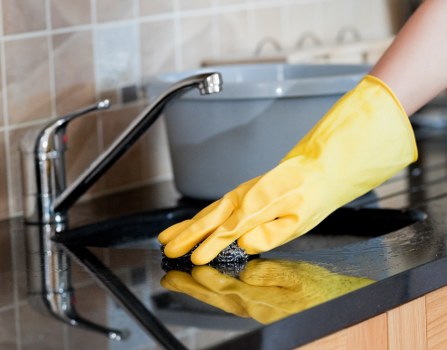 Professional carpet cleaning service in SW10 for deep dirt removal